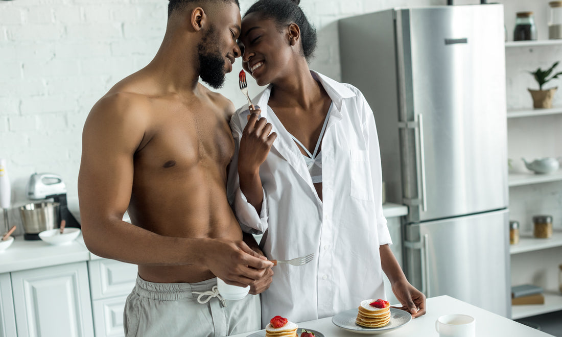 Bon Appétit! Introducing Food into the Bedroom