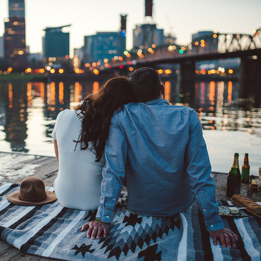 OUR FAVORITE DATE NIGHT IDEAS (AND THEY'RE CHEAP!)